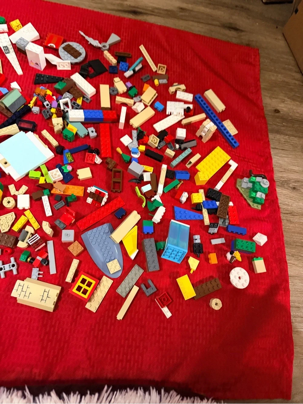 Lego mixed lot vintage pieces w minifigures